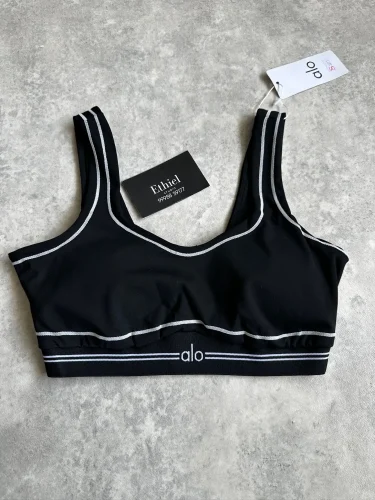 Alo Yoga Airbrush Heart Throb Bra (2)
