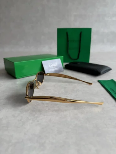 Bottega Veneta BV1386S Sardine Oval Sunglasses, (1)