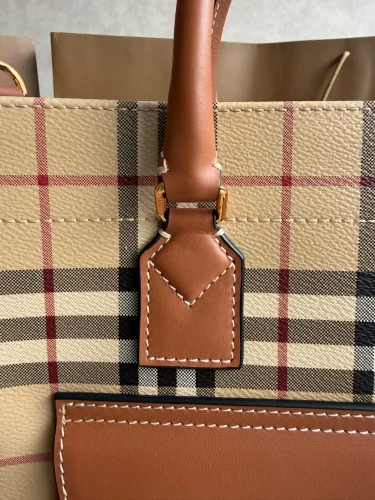 Burberry Freya Tote Bag (4)