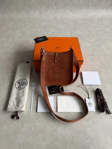 Hermès Evelyne TPM crossbody bag (13)