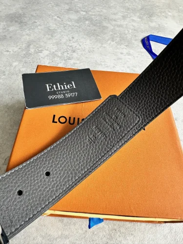 LV Initiales Taurillon 40mm Reversible Belt (2)