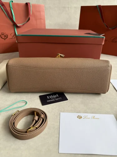 Loro Piana Extra Softy Bag L33 (4)
