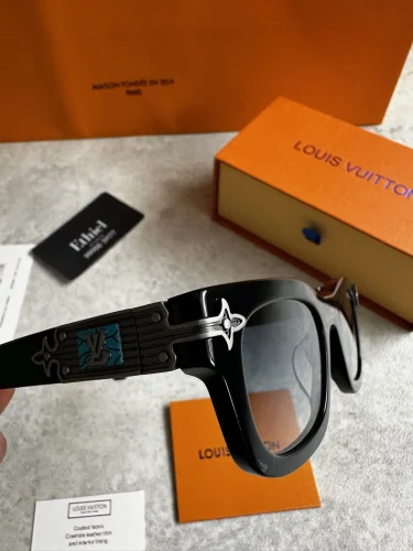 Louis Vuitton Arabesque Sunglasses (7)