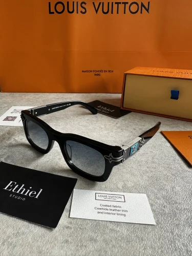 Louis Vuitton Arabesque Sunglasses (8)