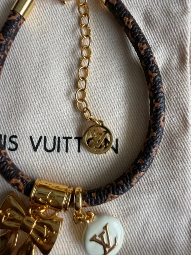 Louis Vuitton Charms Nœud Bracelet (4)