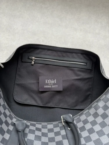 Louis Vuitton Keepall Bandoulière travel bag (11)