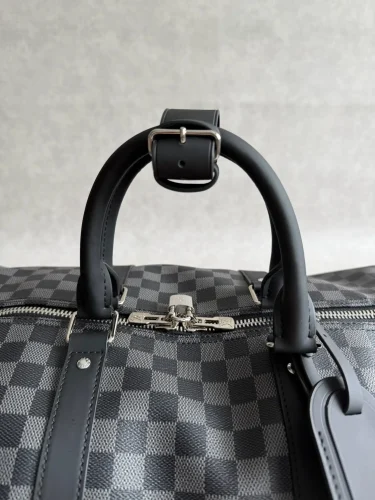 Louis Vuitton Keepall Bandoulière travel bag (3)
