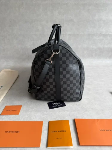 Louis Vuitton Keepall Bandoulière travel bag (5)
