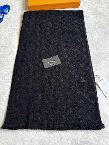 Louis Vuitton Monogram Classic Scarf in black (3)