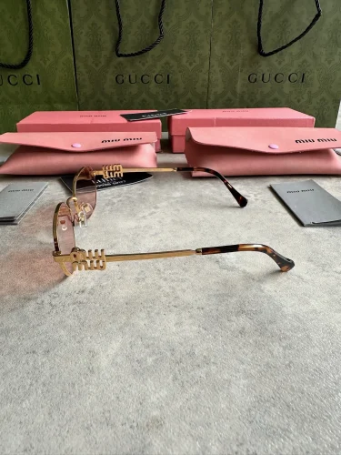 Miu Miu Logo Sunglasses (9)