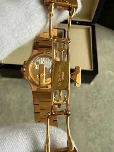 Patek Philippe Ladies_ Nautilus (12)