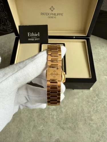Patek Philippe Ladies_ Nautilus (3)