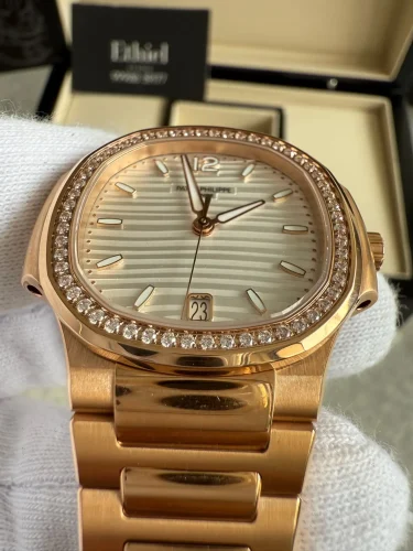 Patek Philippe Ladies_ Nautilus (6)