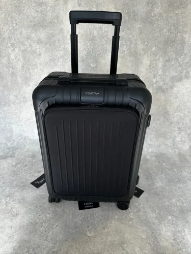 RIMOWA Essential Sleeve Cabin Suitcase in Black, (12)