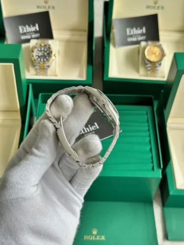 Rolex Datejust 41 Bright blue with index hour markers (Reference 126334) (11)