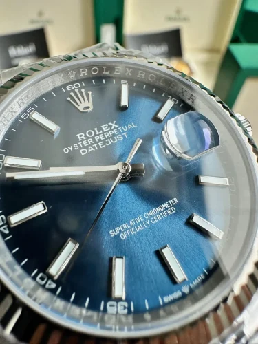 Rolex Datejust 41 Bright blue with index hour markers (Reference 126334) (5)