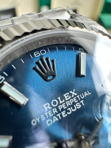 Rolex Datejust 41 Bright blue with index hour markers (Reference 126334) (6)