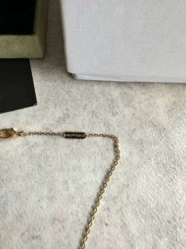 Van Cleef & Arpels Alhambra Pendant Necklace, (19)
