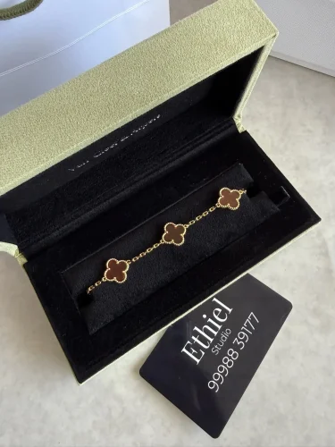 Van Cleef & Arpels Vintage Alhambra (2)