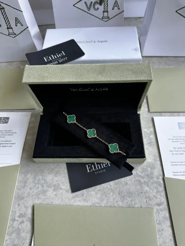 Van Cleef & Arpels Vintage Alhambra 5-motif bracelet (17)