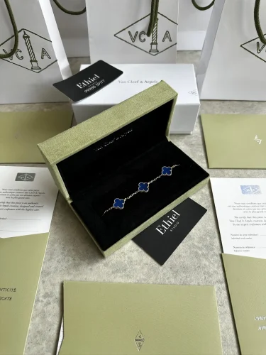 Van Cleef & Arpels Vintage Alhambra 5-motif bracelet (34)