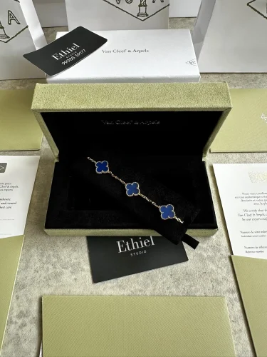 Van Cleef & Arpels Vintage Alhambra 5-motif bracelet (35)