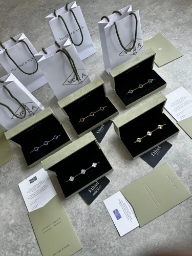 Van Cleef & Arpels Vintage Alhambra 5-motif bracelet (4)