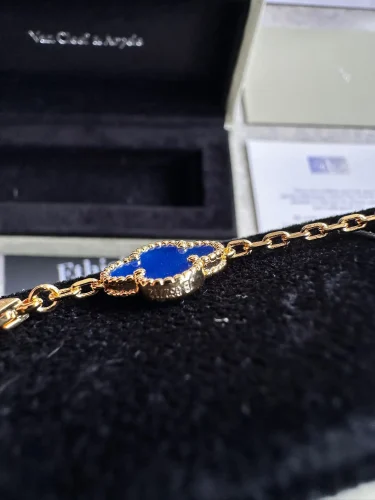 Van Cleef & Arpels Vintage Alhambra 5-motif bracelet (41)